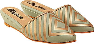 

Digni Women Green Flats