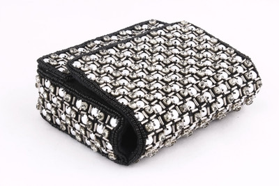 

Amolika Casual Silver Clutch