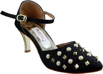 

Friday Women Black Heels