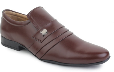

Vilax Slip On For Men(Brown