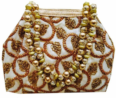 

Craftbazaar Party White Clutch