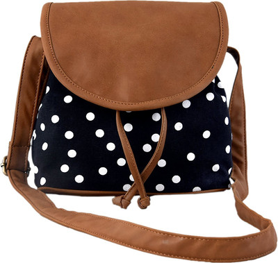 

Ayeshu Sling Bag(Black, Red)