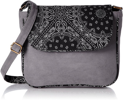 

Kanvas Katha Women Casual Multicolor Velvet Sling Bag