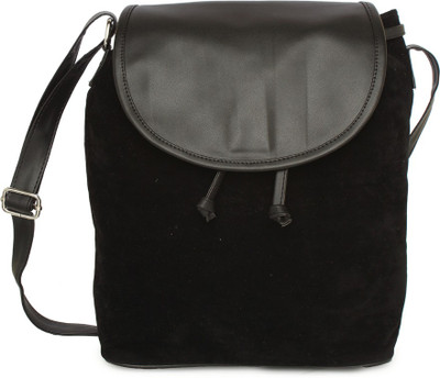 

Kanvas Katha Women Casual Black Velvet Sling Bag