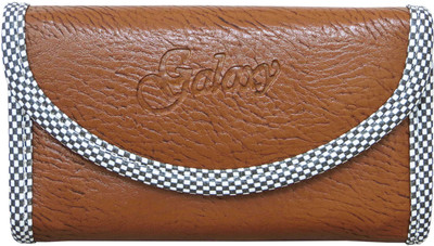 

Heels & Handles Casual Maroon Clutch
