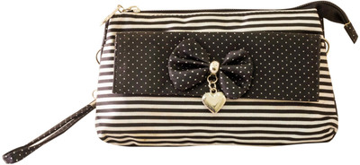 

Heels & Handles Casual Black Clutch