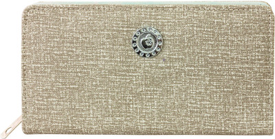 

Heels & Handles Casual White Clutch