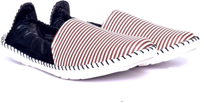 

Magichunt MH-0709-WHITE-COFFEE-Loafers Clogs For Men(Multicolor, White and black