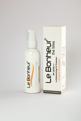

Le Bonheur.. SPF30 PA+++ Le Moisturizing UV Protector Lotion - SPF SPF30 PA+++(100 ml)