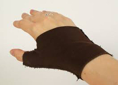 

BAANI INTERNATIONAL AW7019 Thumb Support (Free Size, Black)