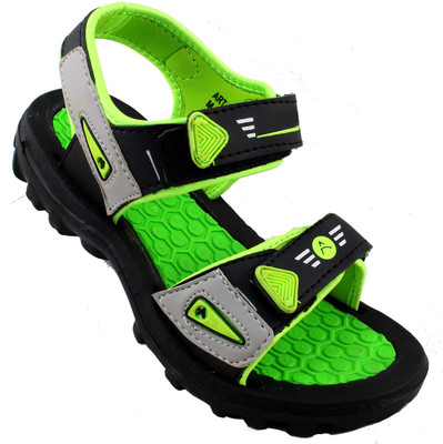 

Claptrap Men Green Flats