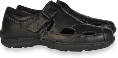 

Hush Puppies Men Black Casual