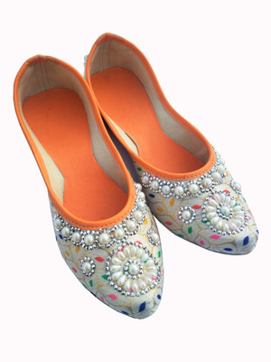 

SOKHI Orange Gold party wear Punjabi Jutti Jutis For Women(Multicolor