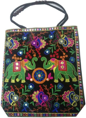 

MDR Handicraft Casual Black Clutch