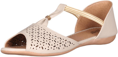 

Footshez Women Cream Casual