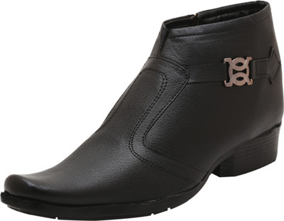 

REAL TUCKER Black Ankle Zip Boots Boots For Men(Black