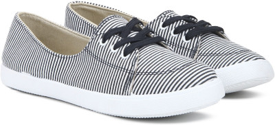 

Forever Glam by Pantaloons 880002229NAVY Casual Shoe For Women(White, Navy