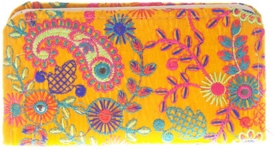 

Aliado Casual Orange Clutch