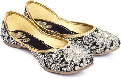 

Feet Essentials Jutis For Women(Black