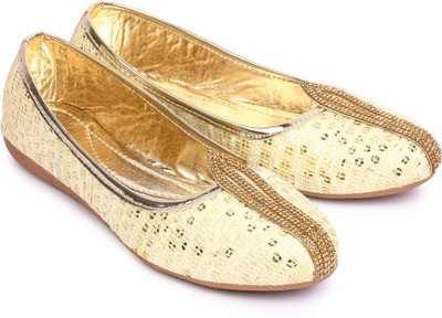 

Feet Essentials Jutis For Women(Beige