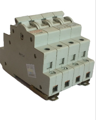 

V-Guard MCOS(Miniature Chnage Over switch) FP40A2W MCB(4)