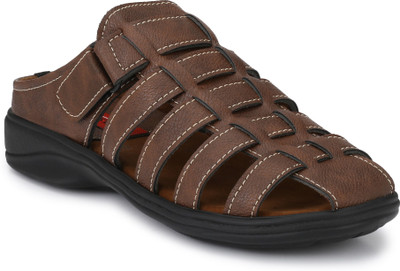 

Fashion Victim Men Brown Casual