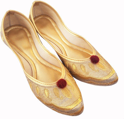

SOKHI Gold party wear Punjabi Jutti Jutis For Women(Gold