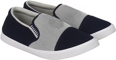 

World Wear Footwear World Wear Footwear-776 Slip On Sneakers For Men(Black, Grey