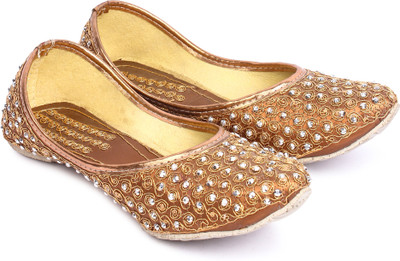 

Feet Essentials Jutis For Women(Gold