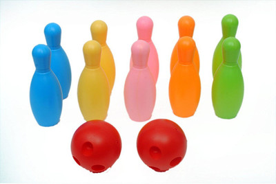 

HickoryDickoryBox Bowling Game Set ( 10 Bottles & 2 Balls )(Color May Vary) Bowling