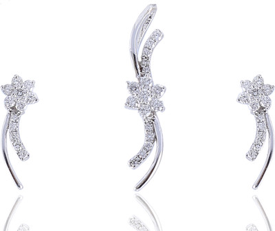 

Jisha Yellow Gold 18kt Diamond Earring & Pendant Set