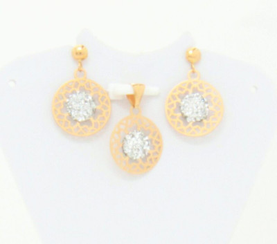 

Bhurmal Aidanmal Jewellers Yellow Gold 18kt Cubic Zirconia Earring & Pendant Set