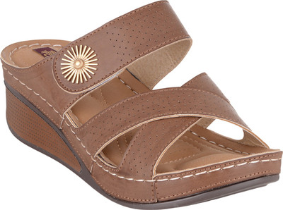 

Shuz Touch Women BROWN Wedges