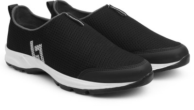 

Zixer Engaging look Running Shoes For Men(Black, Bold black