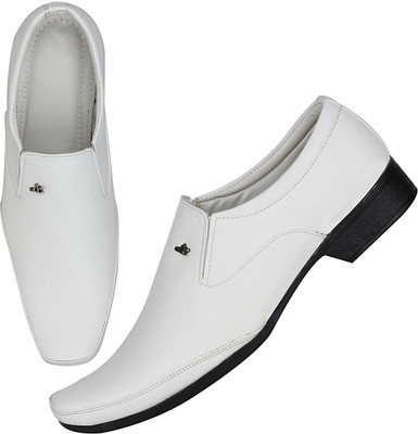 

Emosis Smash-Z Slip On For Men(White