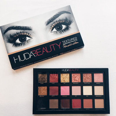 

Huda Beauty Textured Shadows Palette - Rose Gold Edition Highlighter(Multicolour)