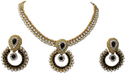 SHREE MAULI CREATION Alloy Gold-plated Black Jewellery Set(Pack of 1)