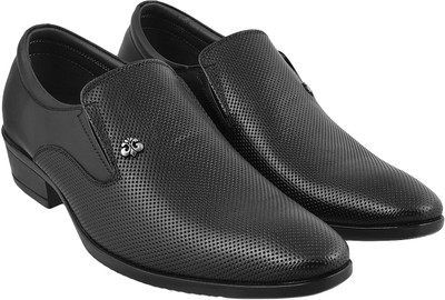 

Mochi Stylish Slip On For Men(Black, 19;black