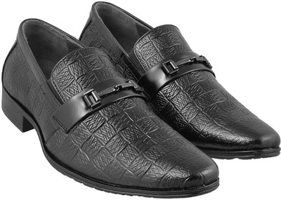 

Mochi Stylish Slip On For Men(Black, 19;black