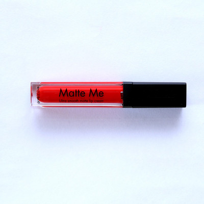 

Incolor BWS Matte Me Liquid Lipstick(423 - Crimson Red)