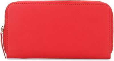 

Carlton London Casual Red Clutch