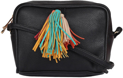 

BERYPECKERS Sling Bag(Black)