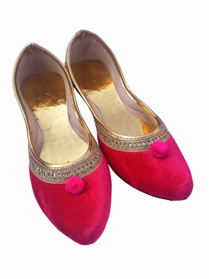 

SOKHI Pink party wear Punjabi Jutti Party Wear For Women(Pink, Pink gold
