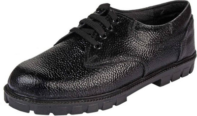 

VERNARDO safety shoes with steel toe Lace Up For Men(Black