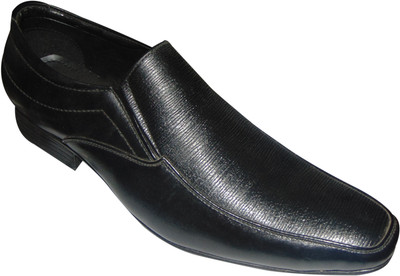 

GS Footwear Slip On For Men(Black