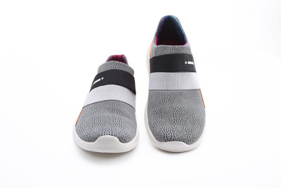

UIN Slip On Sneakers For Men(Grey