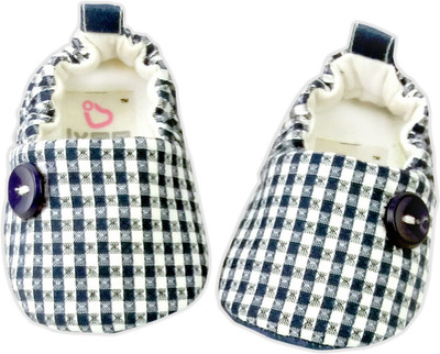 

ivee Anti-skid Small checks slip on booties for 9 to 12 months baby Booties(Toe to Heel Length - 14 cm Blue)