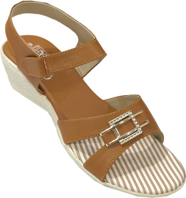 

Dolphin Miles Women Brown Wedges