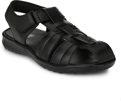 

WHITE WALKERS Men Black Casual