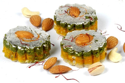 

Ghasitaram Gifts Kaju-Kesar-Pista-Flowers(200 g, Box)